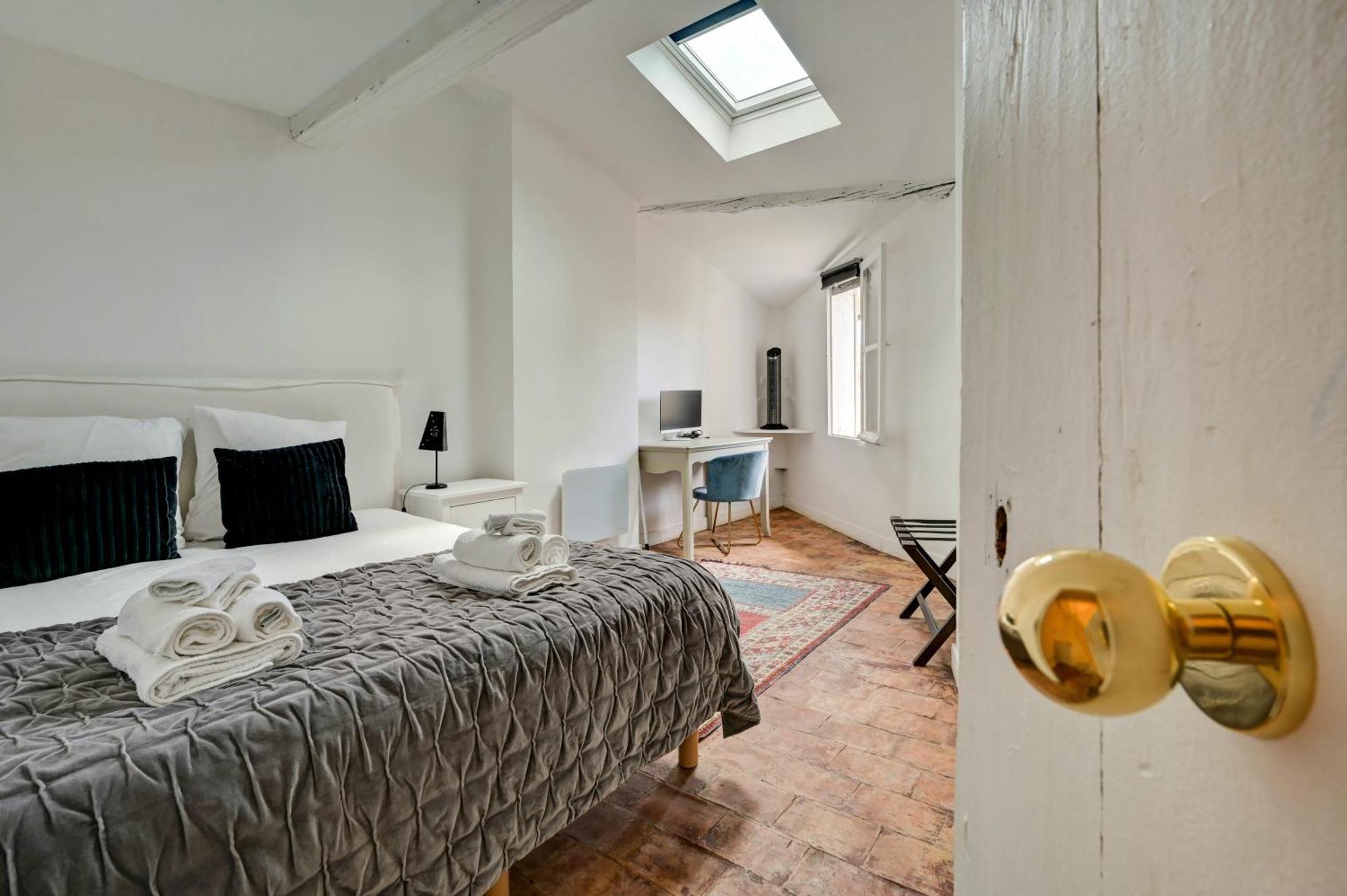 Les Suites De Montigny Aix-en-Provence Szoba fotó